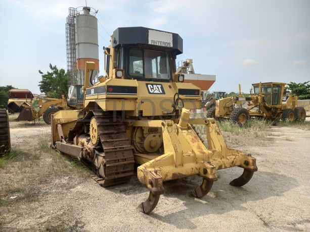 Trator de Rastos da marca CATERPILLAR, modelo D6R STD III