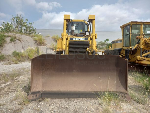 Trator de Rastos da marca CATERPILLAR, modelo D6R STD III