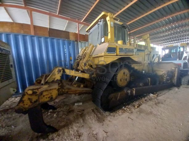 Trator de Rastos da marca CATERPILLAR, modelo D6R II  STD