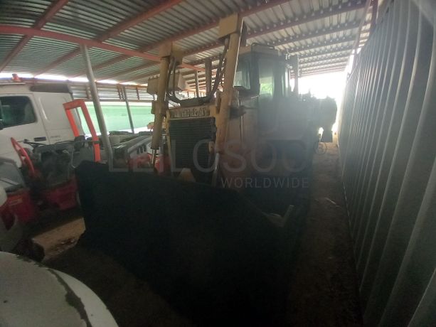 Trator de Rastos da marca CATERPILLAR, modelo D6R II  STD