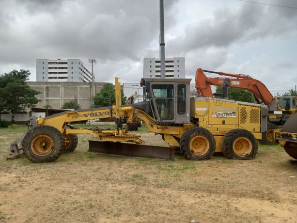 Motoniveladora da marca VOLVO, modelo G720B
