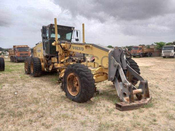 Motoniveladora da marca VOLVO, modelo G720B
