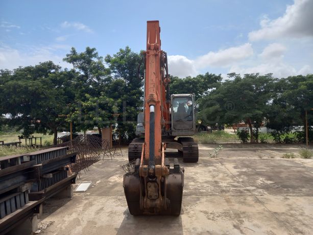 Escavadora de Rastos  da marca HITACHI, modelo ZX200-3