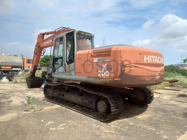 Escavadora de Rastos  da marca HITACHI, modelo ZX200-3