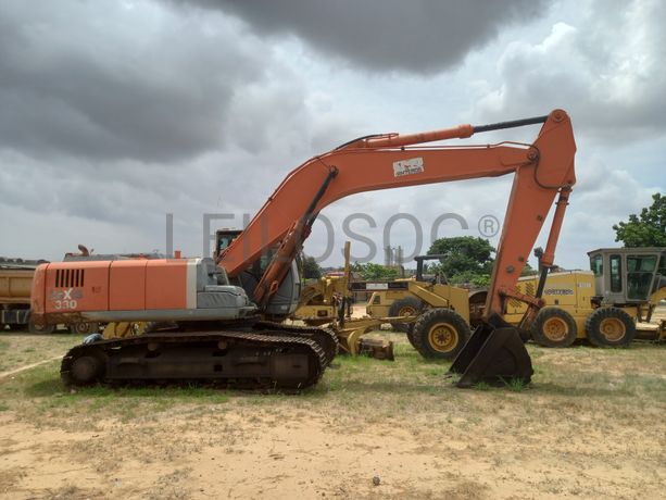 Escavadora de Rastos  da marca HITACHI, modelo ZX200-3
