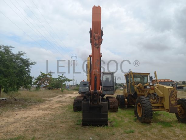 Escavadora de Rastos  da marca HITACHI, modelo ZX200-3