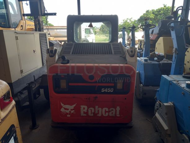 Pá Carregadora (mini) de Pneus da marca BOBCAT, modelo S450B