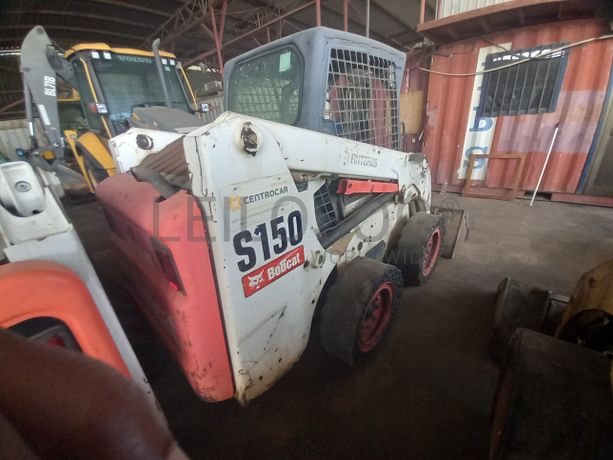 Pá Carregadora (mini) de Pneus da marca BOBCAT, modelo S 150 B