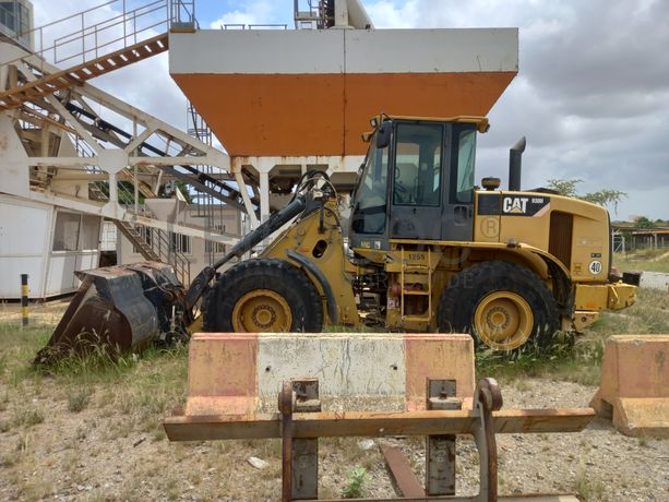 Pá Carregadora de Pneus da marca CATERPILLAR, modelo 930H