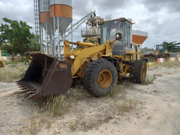 Pá Carregadora de Pneus da marca CATERPILLAR, modelo 938G