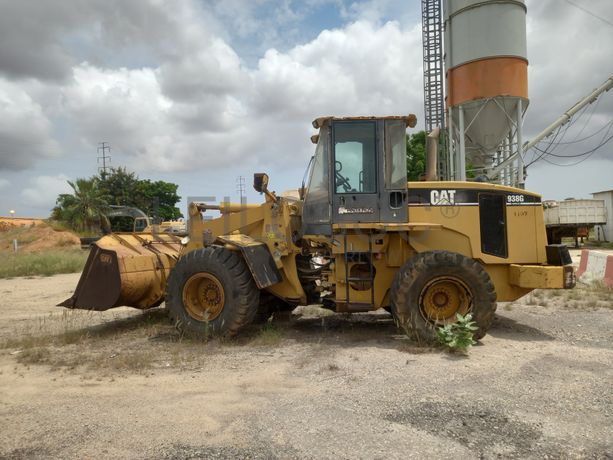 Pá Carregadora de Pneus da marca CATERPILLAR, modelo 938G
