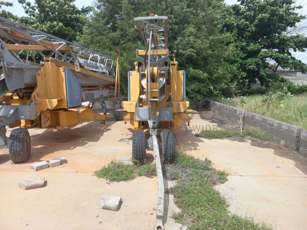 Grua Automontante da marca POTAIN, modelo IGO 18