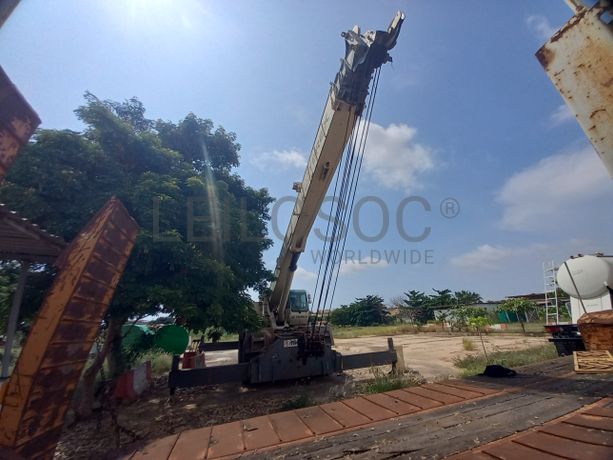 Grua Móvel da marca TEREX, modelo RT780-80T