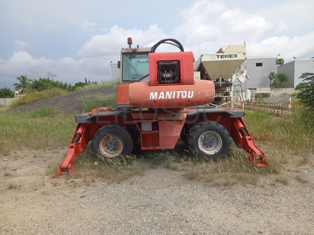 Multicarregador da marca MANITOU, modelo MRT 1635