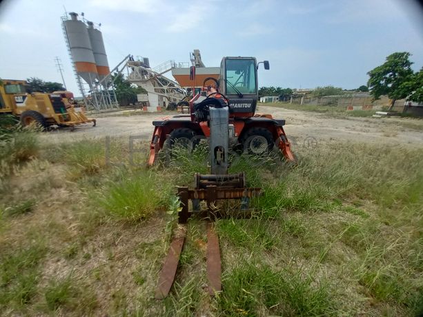 Multicarregador da marca MANITOU, modelo MRT 1635