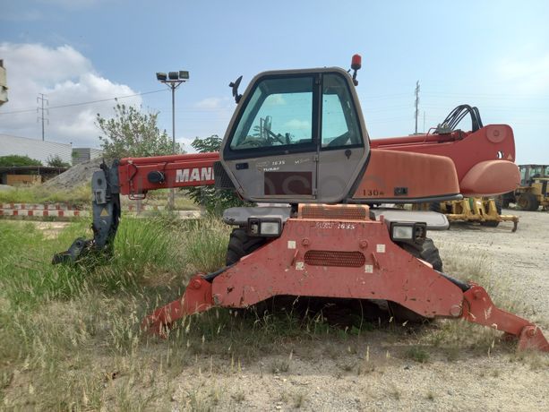 Multicarregador da marca MANITOU, modelo MRT 1635