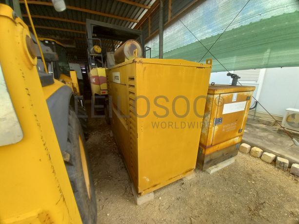 Grupo Eletrogéneo da marca PERKINS, modelo 5OHZ 380/400