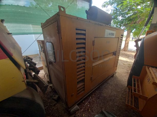Grupo Eletrogéneo da marca PERKINS, modelo 5OHZ 380/400