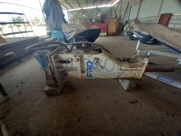 Martelo Hidráulico  da marca M. FURUKAWA, modelo F12