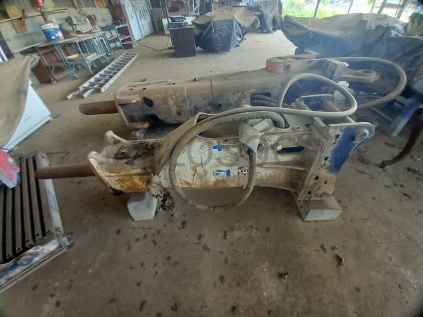 Martelo Hidráulico  da marca M. FURUKAWA, modelo F12