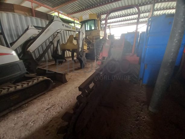 Valadora DITCH WITCH