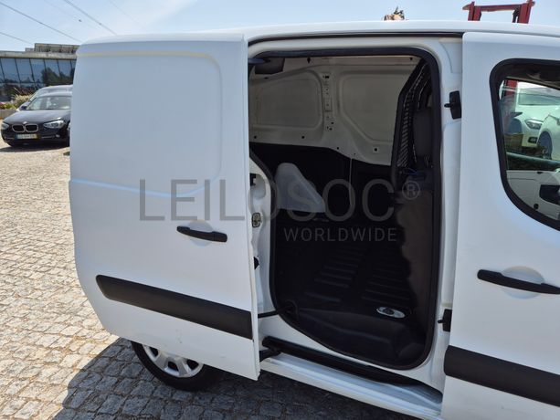 Peugeot Partner · Ano 2014