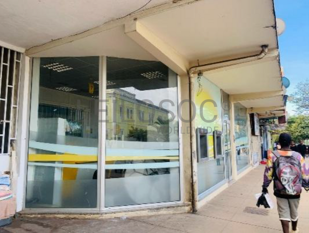 HUAMBO – ANTIGA DEPENDÊNCIA BANCÁRIA