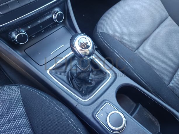 Mercedes-Benz A180 CDI · Ano 2013