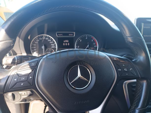 Mercedes-Benz A180 CDI · Ano 2013