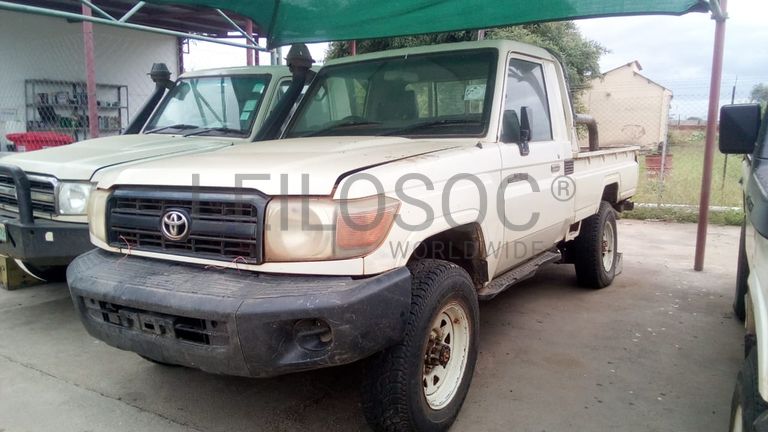 Toyota/Land Cruiser - 2013