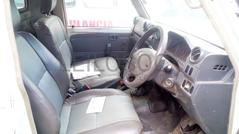 Toyota/Land Cruiser - 2013