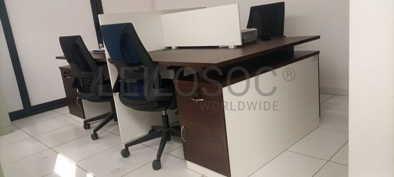 Ilha com quatro postos de trabalho