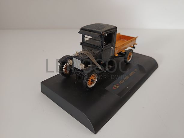 Miniatura Veículo Escala 1:43