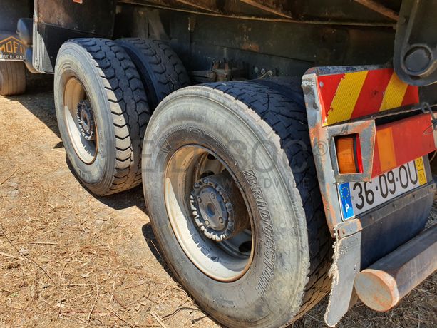 Scania P114CB 8x4 · Ano 2000