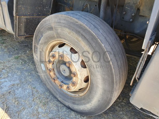 Scania P114CB 8x4 · Ano 2000
