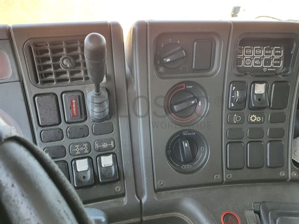 Scania P114CB 8x4 · Ano 2000
