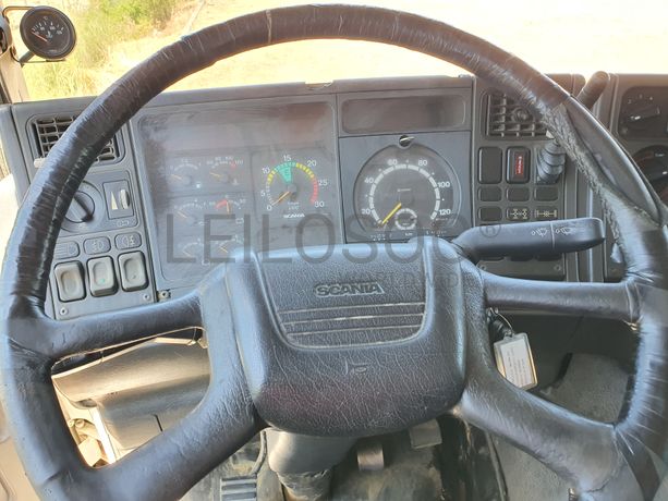 Scania P114CB 8x4 · Ano 2000
