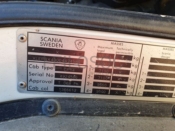 Scania P114CB 8x4 · Ano 2000
