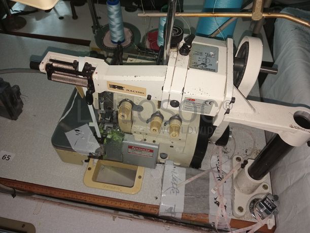 Máquina de Corte e Cose