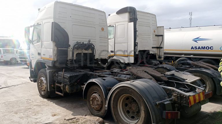 Camião Volvo FM12