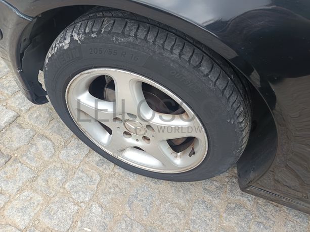 Mercedes-Benz C220 CDI · Ano 2002