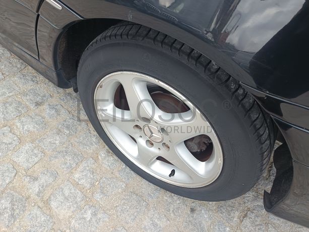 Mercedes-Benz C220 CDI · Ano 2002