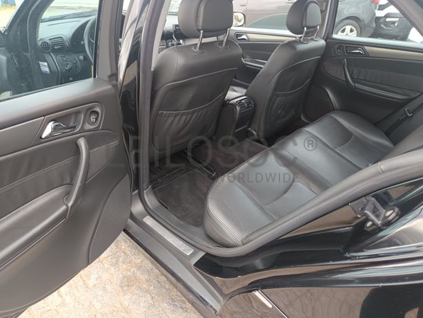 Mercedes-Benz C220 CDI · Ano 2002
