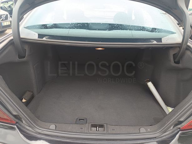 Mercedes-Benz C220 CDI · Ano 2002