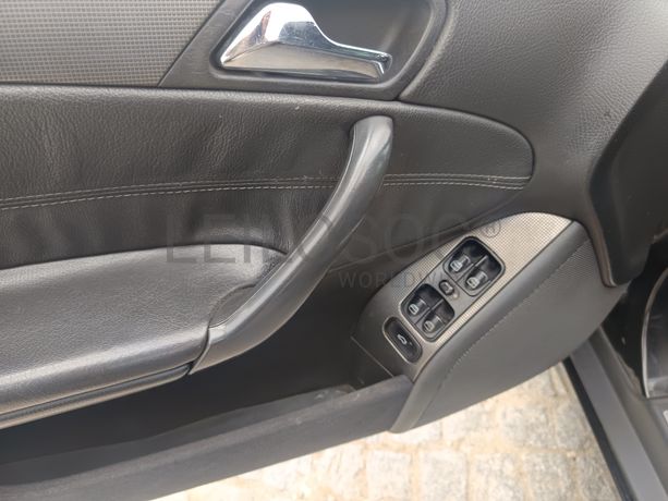 Mercedes-Benz C220 CDI · Ano 2002