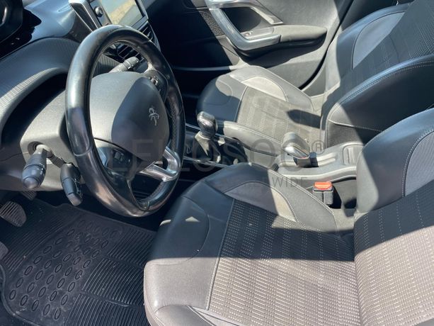 Peugeot 2008 1.6HDI · Ano 2015