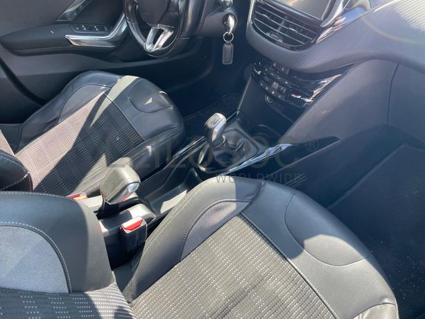 Peugeot 2008 1.6HDI · Ano 2015