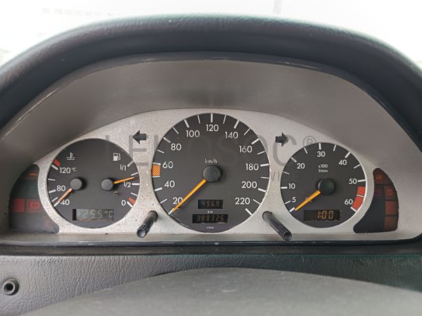 Mercedes-Benz C220 D · Ano 1994