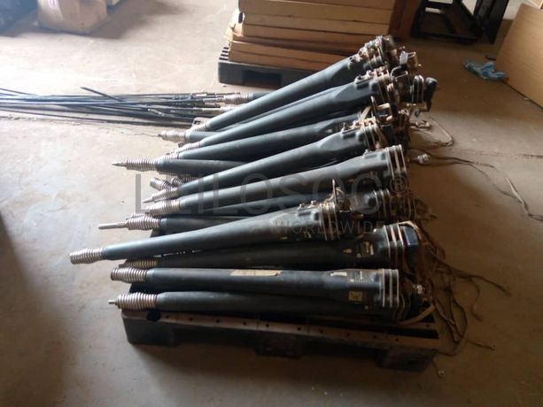 Communication Equipment: 51 Antennas