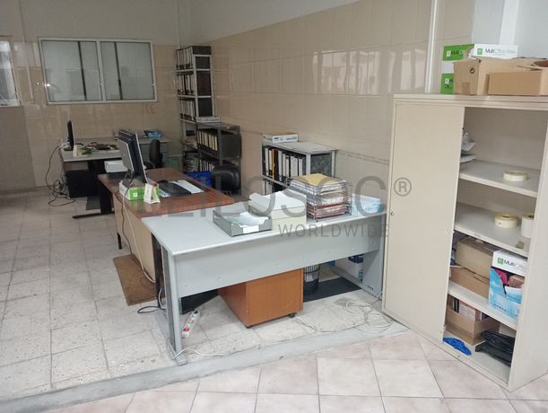Mobiliário · Equipamentos